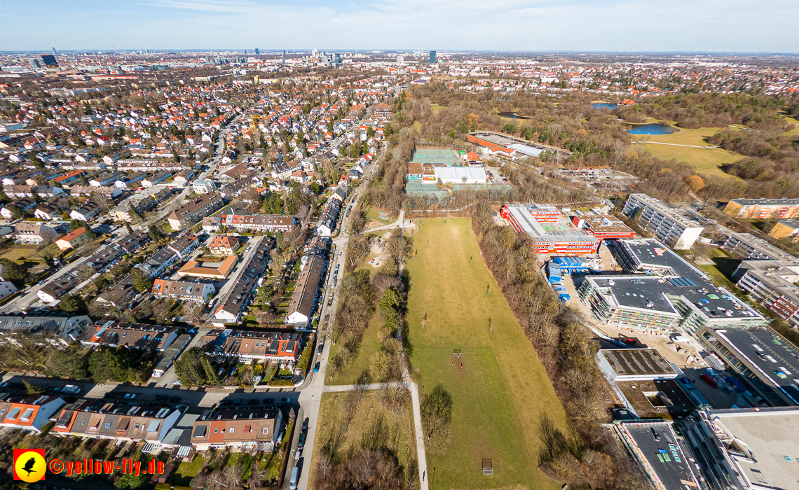 20.02.2023 -  Ostparksee und Schule am Strehleranger mit Umgebung in Neuperlach